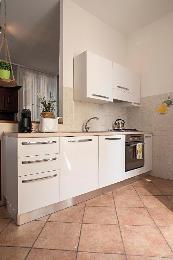 Cortile Del Forno Nel Centro Storico Apartment Arona Ngoại thất bức ảnh