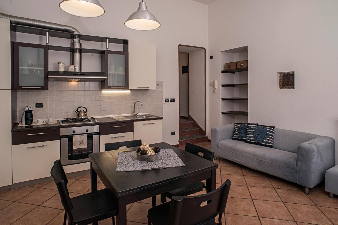 Cortile Del Forno Nel Centro Storico Apartment Arona Ngoại thất bức ảnh