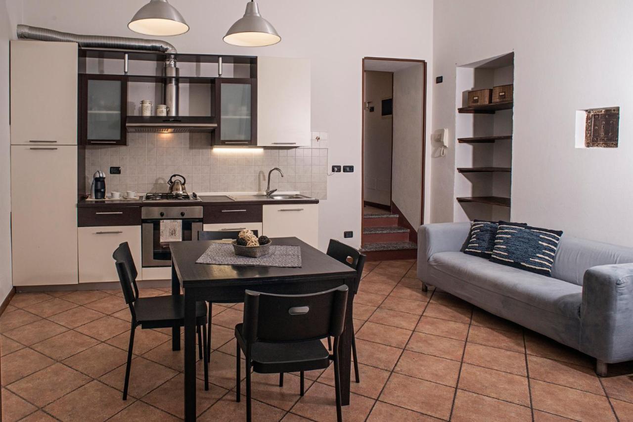 Cortile Del Forno Nel Centro Storico Apartment Arona Ngoại thất bức ảnh