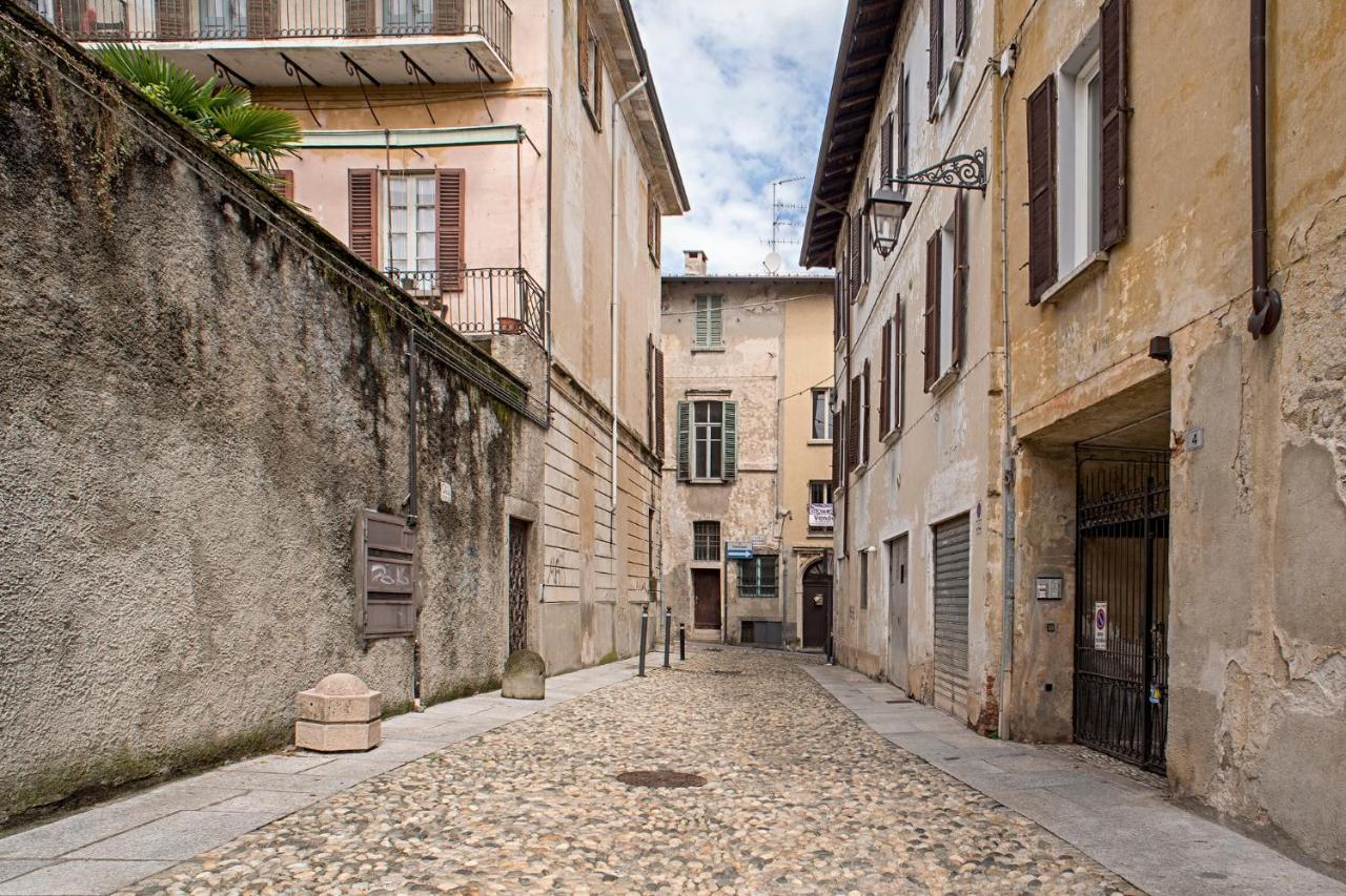 Cortile Del Forno Nel Centro Storico Apartment Arona Ngoại thất bức ảnh