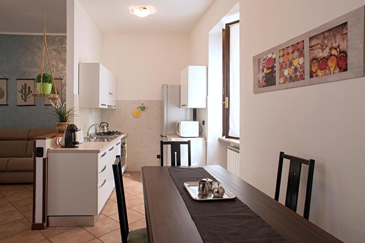 Cortile Del Forno Nel Centro Storico Apartment Arona Ngoại thất bức ảnh