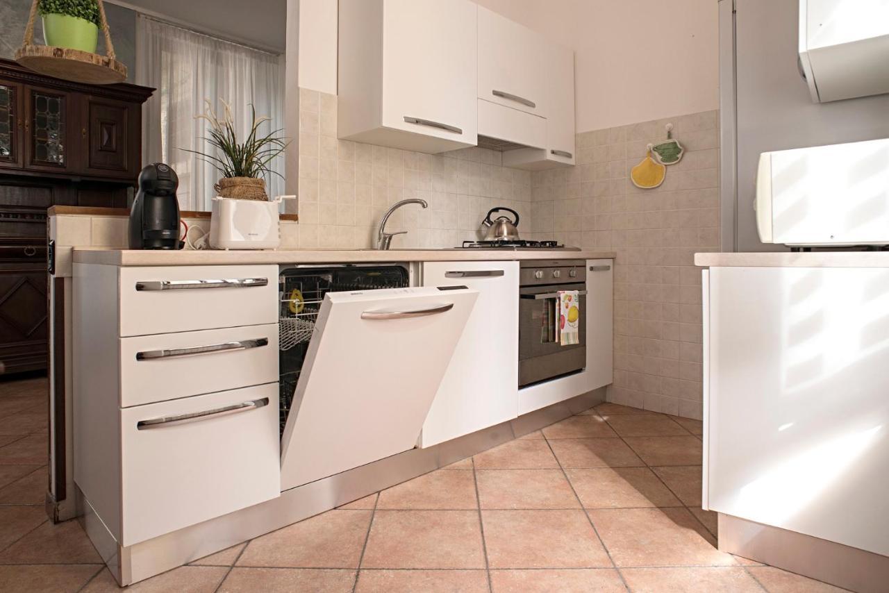 Cortile Del Forno Nel Centro Storico Apartment Arona Ngoại thất bức ảnh