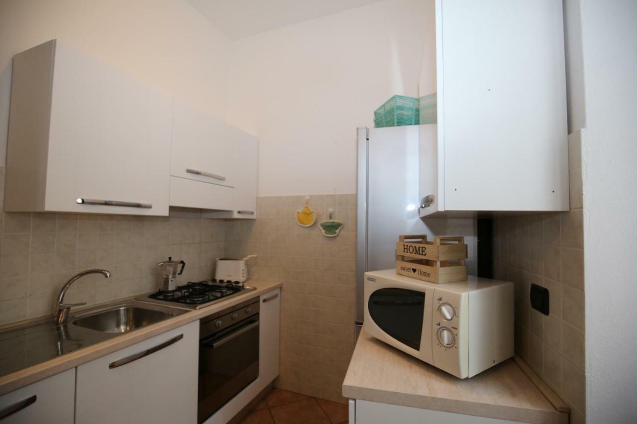 Cortile Del Forno Nel Centro Storico Apartment Arona Ngoại thất bức ảnh
