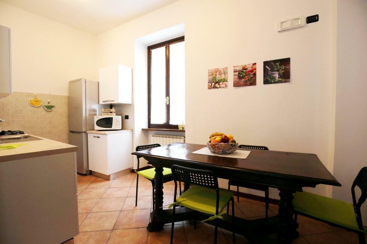 Cortile Del Forno Nel Centro Storico Apartment Arona Ngoại thất bức ảnh