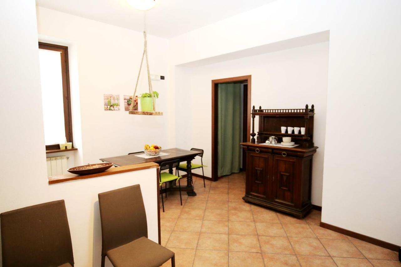 Cortile Del Forno Nel Centro Storico Apartment Arona Ngoại thất bức ảnh