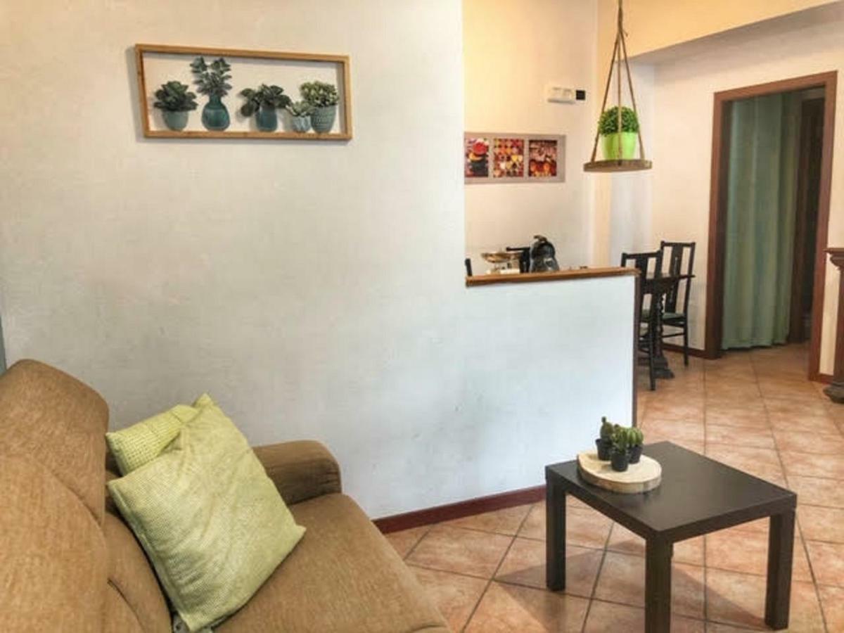 Cortile Del Forno Nel Centro Storico Apartment Arona Ngoại thất bức ảnh
