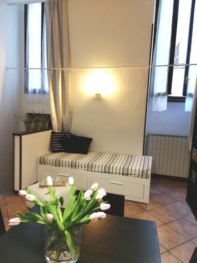 Cortile Del Forno Nel Centro Storico Apartment Arona Ngoại thất bức ảnh