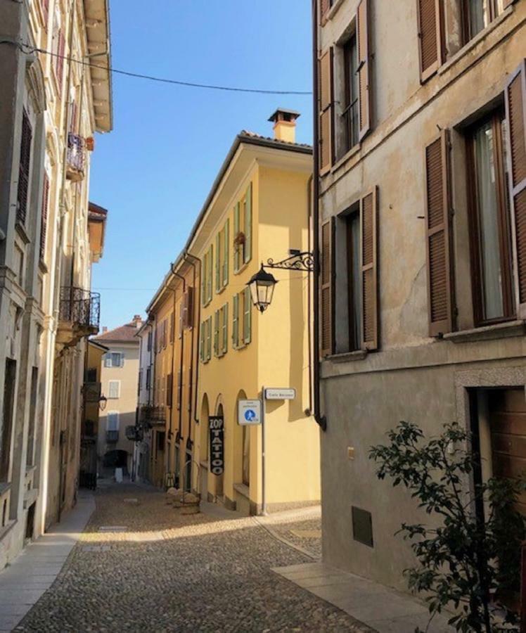 Cortile Del Forno Nel Centro Storico Apartment Arona Ngoại thất bức ảnh