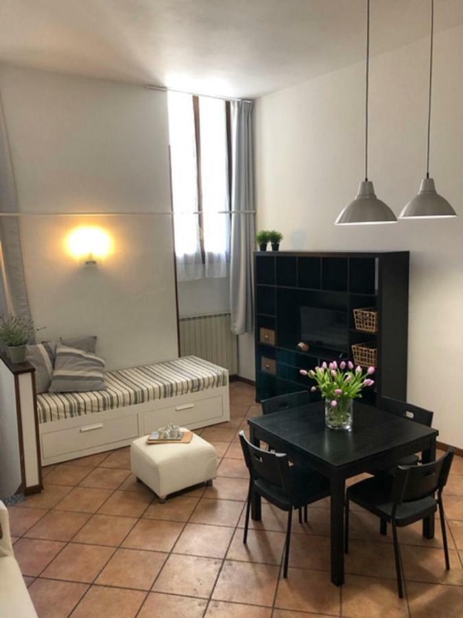 Cortile Del Forno Nel Centro Storico Apartment Arona Ngoại thất bức ảnh